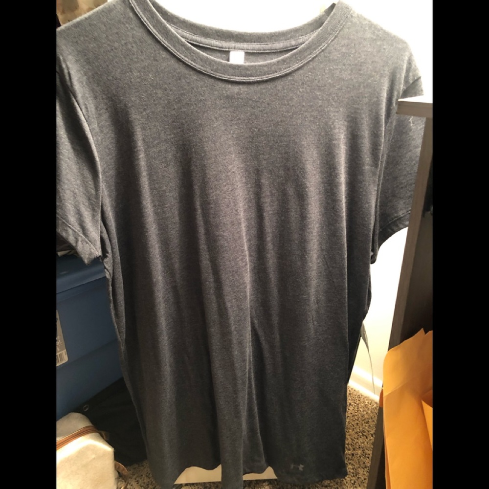 Women’s Under Armour gray t shirt - new with tags